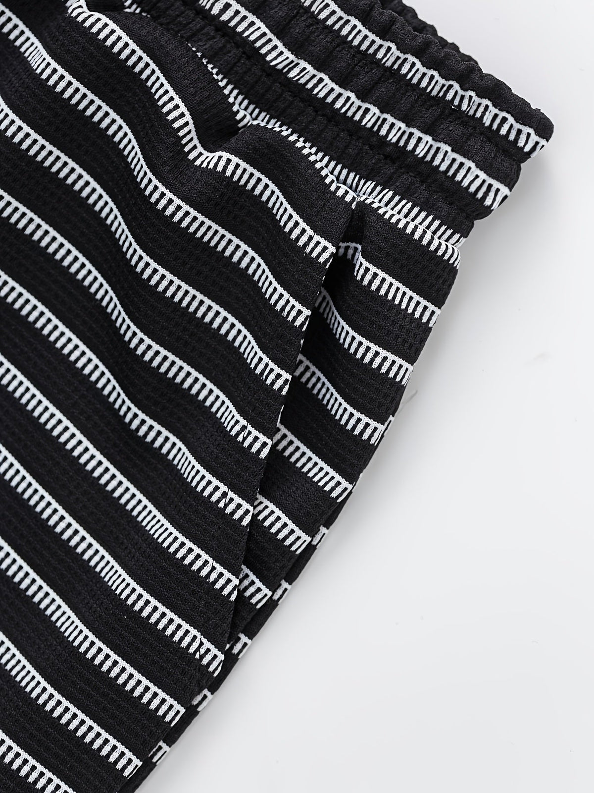 Tavo Stripe Short